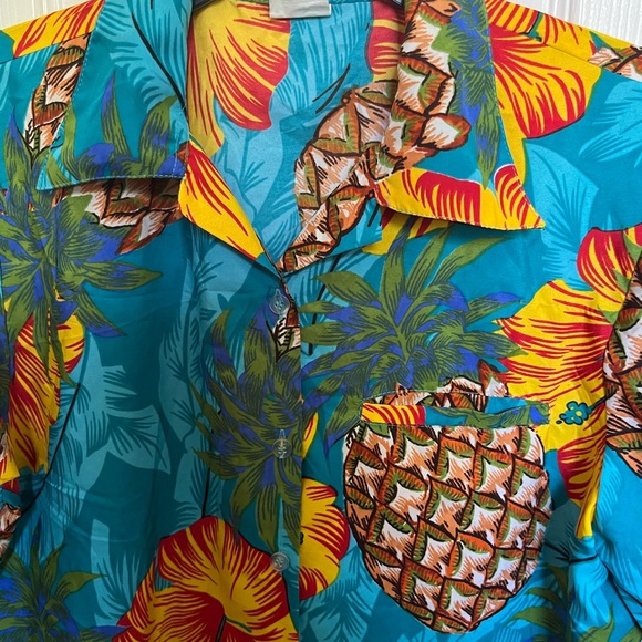 Bright Hawaiian collared shirt - Picture 2 of 4